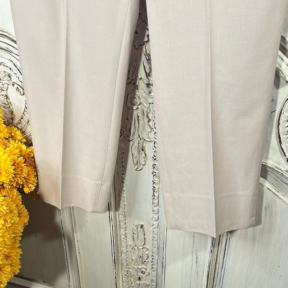 Women's Talbots Petites Classic  Beige Cropped Trousers Pants - Picture 4 of 9